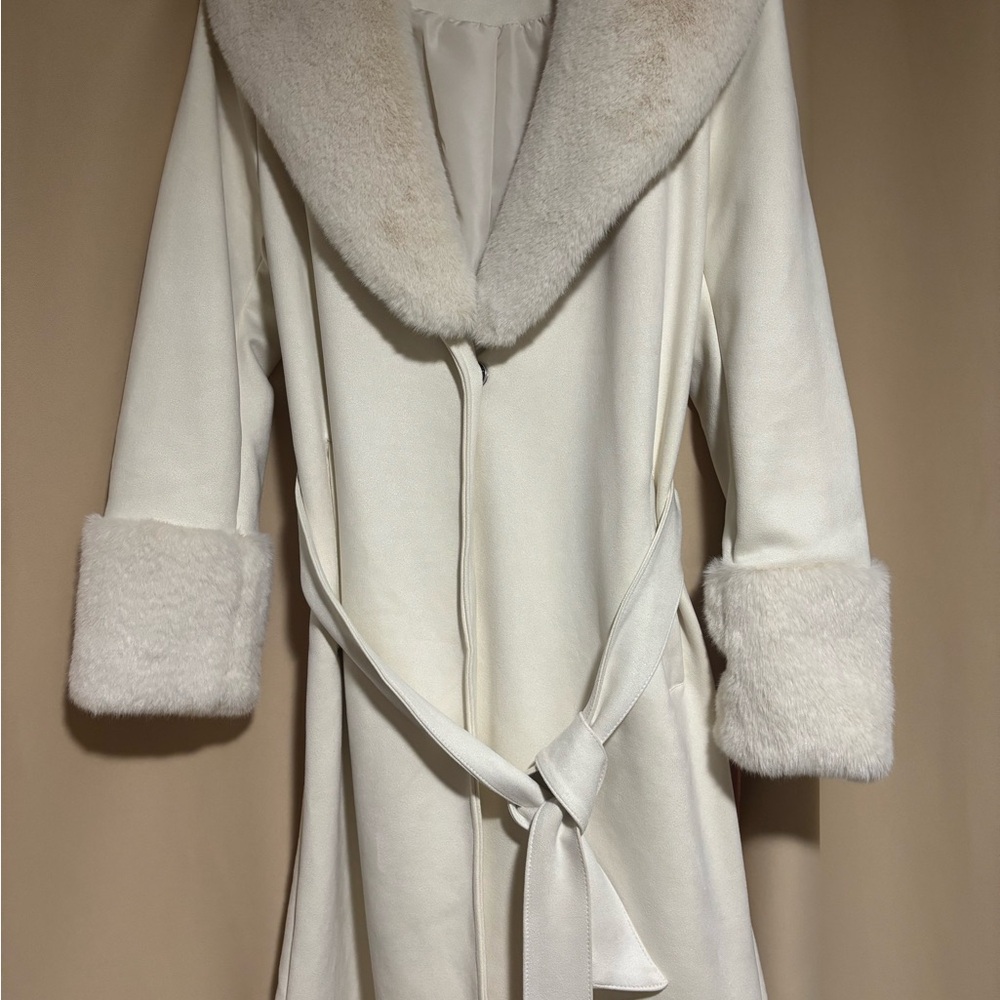 Forever 21 Cream Faux-Fur Trim Pea Coat